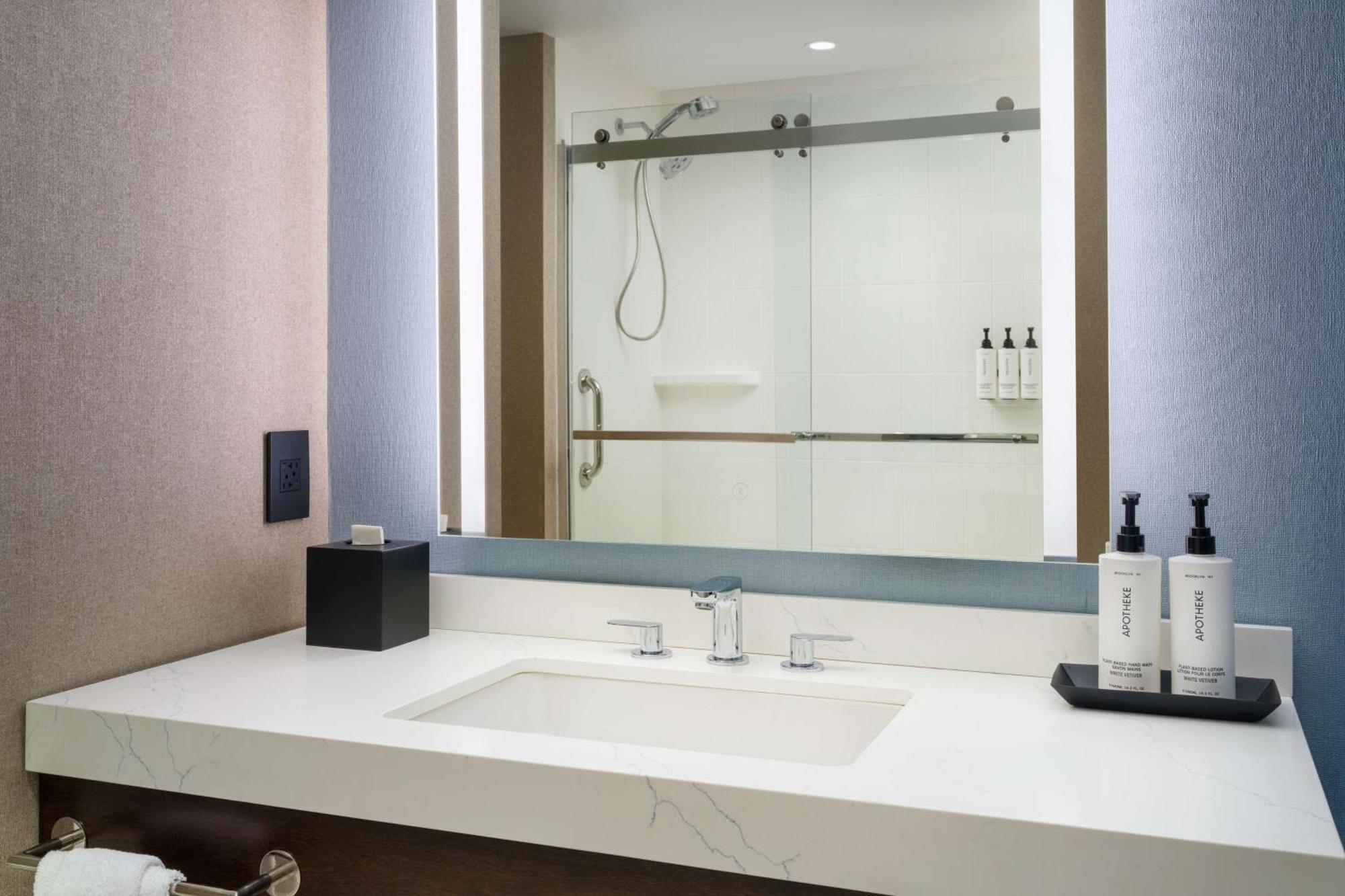 Tempo By Hilton Raleigh Downtown Hotel Bagian luar foto